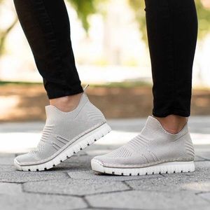 Yellow box Julisa shoes